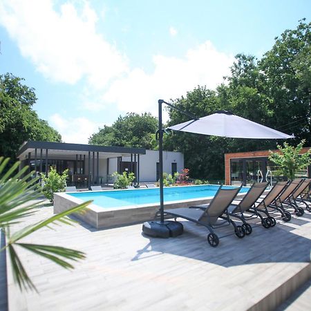 Mohacsi Wellness Vendeghaz Es Lovasklub Ξενοδοχείο Εξωτερικό φωτογραφία