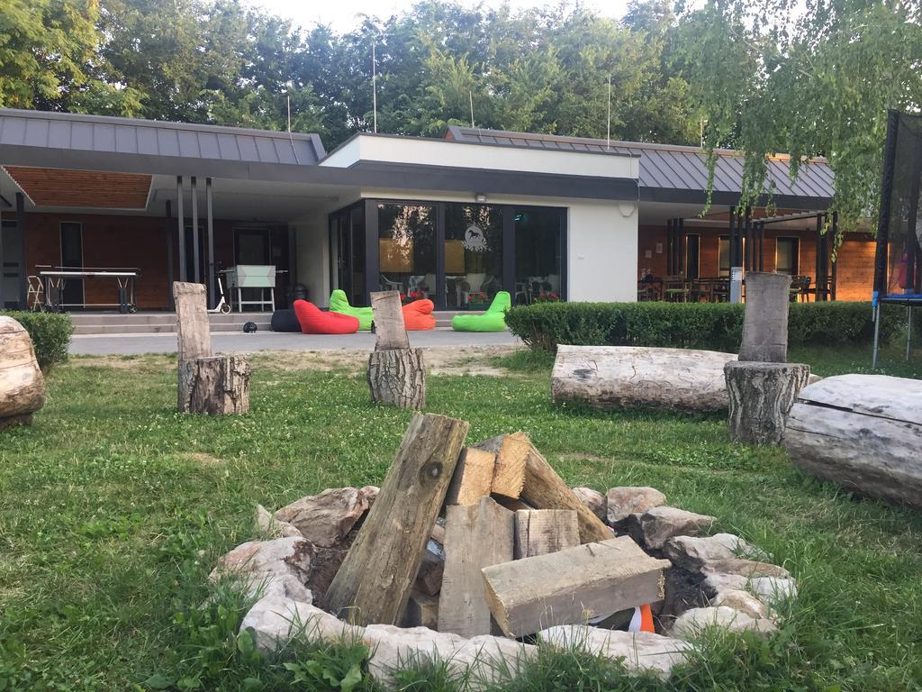 Mohacsi Wellness Vendeghaz Es Lovasklub Ξενοδοχείο Εξωτερικό φωτογραφία