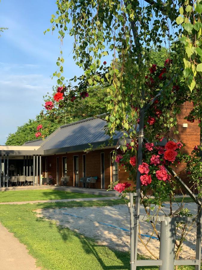 Mohacsi Wellness Vendeghaz Es Lovasklub Ξενοδοχείο Εξωτερικό φωτογραφία
